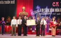 Đón Bằng công nhận Ca Huế là Di sản văn hóa phi vật thể quốc gia